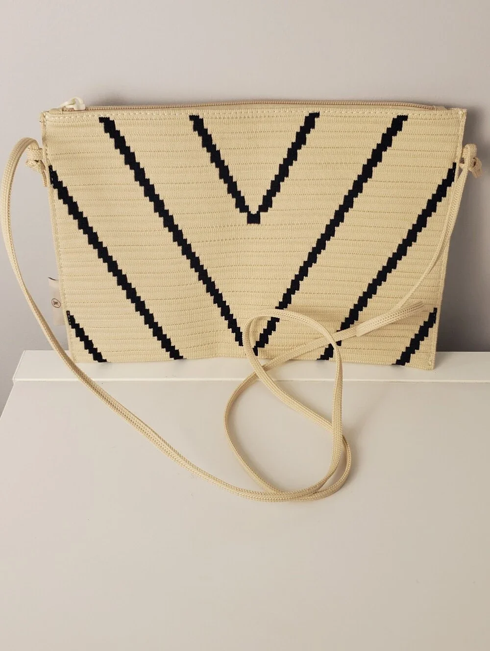 VIVAIA The Envelope Crossbody (Lucy)  Color: ivory chevron